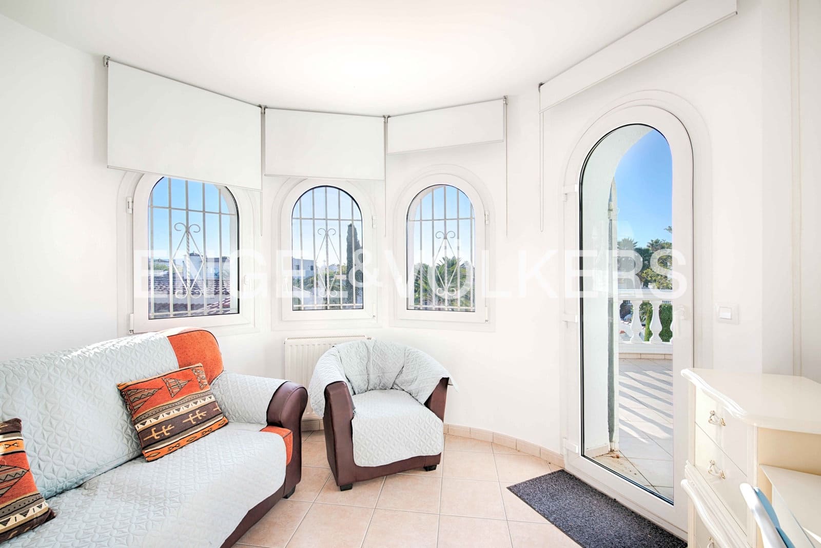 6 sovrum Villa till salu i Empuriabrava med pool garage - 1 050 000 € (Ref: 9283556)