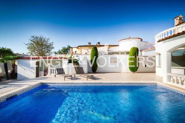 6 Zimmer Villa zu verkaufen in Empuriabrava, Castelló d'Empúries mit Pool Garage - 1.050.000 € (Ref: 9283556)