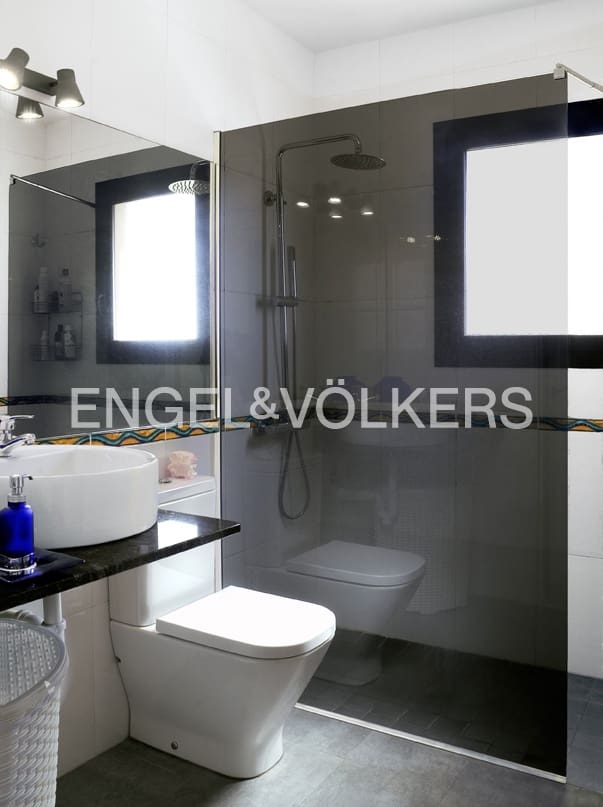 5 soveværelse Rækkehus til salg i Vilamaniscle med garage - € 359.000 (Ref: 9298871)