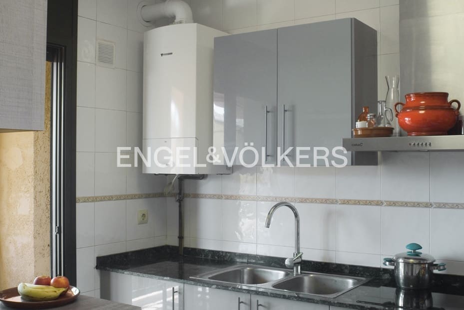 5 soveværelse Rækkehus til salg i Vilamaniscle med garage - € 359.000 (Ref: 9298871)