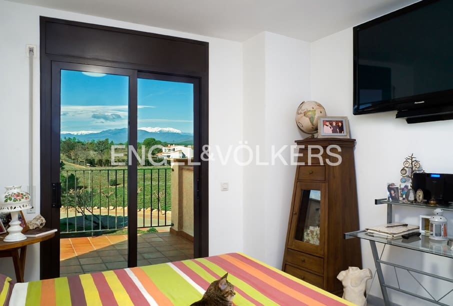 5 soveværelse Rækkehus til salg i Vilamaniscle med garage - € 359.000 (Ref: 9298871)