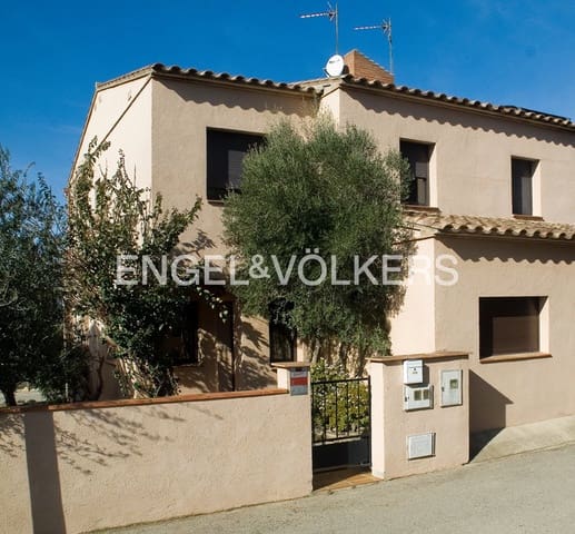 5 slaapkamer Rijtjeshuis te koop in Vilamaniscle met garage - € 375.000 (Ref: 9298871)