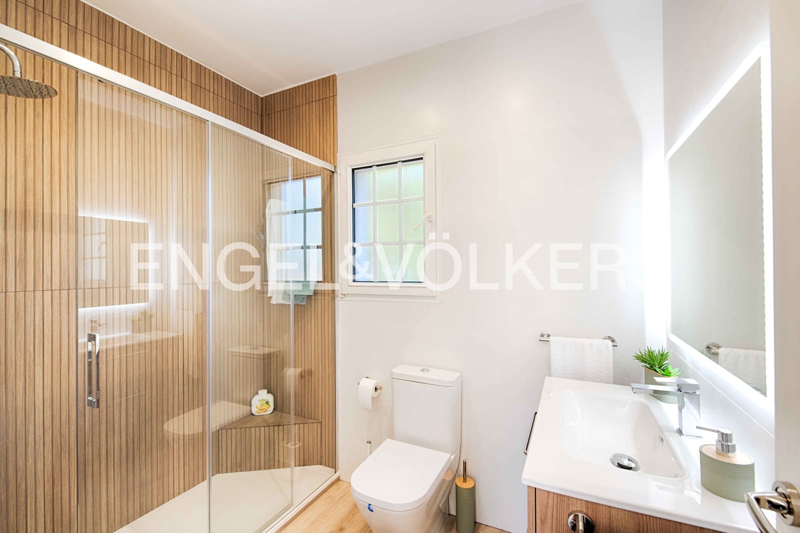 4 sovrum Villa till salu i Avinyonet de Puigventos med pool garage - 480 000 € (Ref: 9307005)