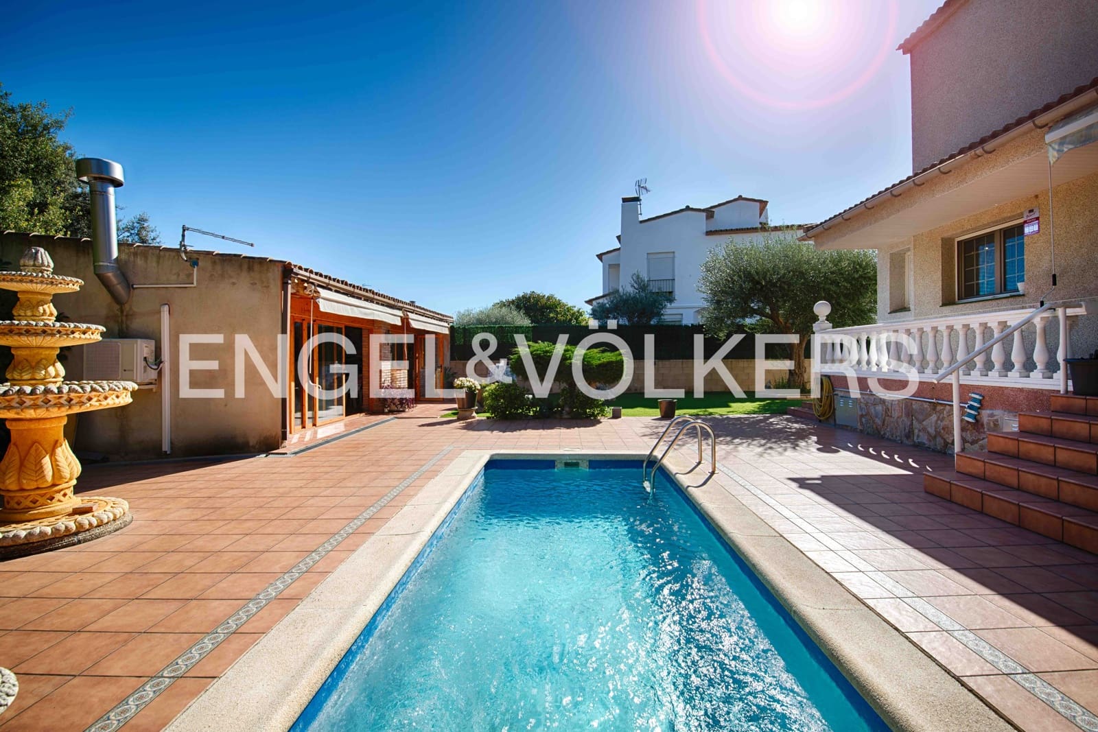 4 sovrum Villa till salu i Avinyonet de Puigventos med pool garage - 480 000 € (Ref: 9307005)