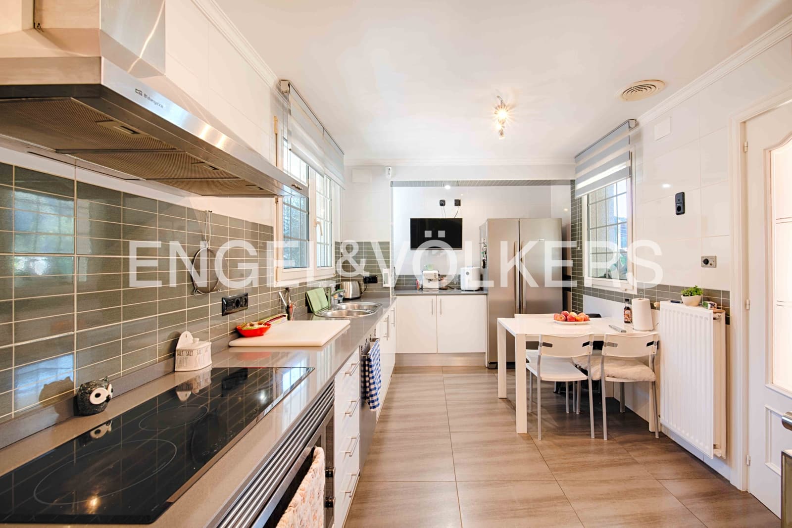 4 sovrum Villa till salu i Avinyonet de Puigventos med pool garage - 480 000 € (Ref: 9307005)