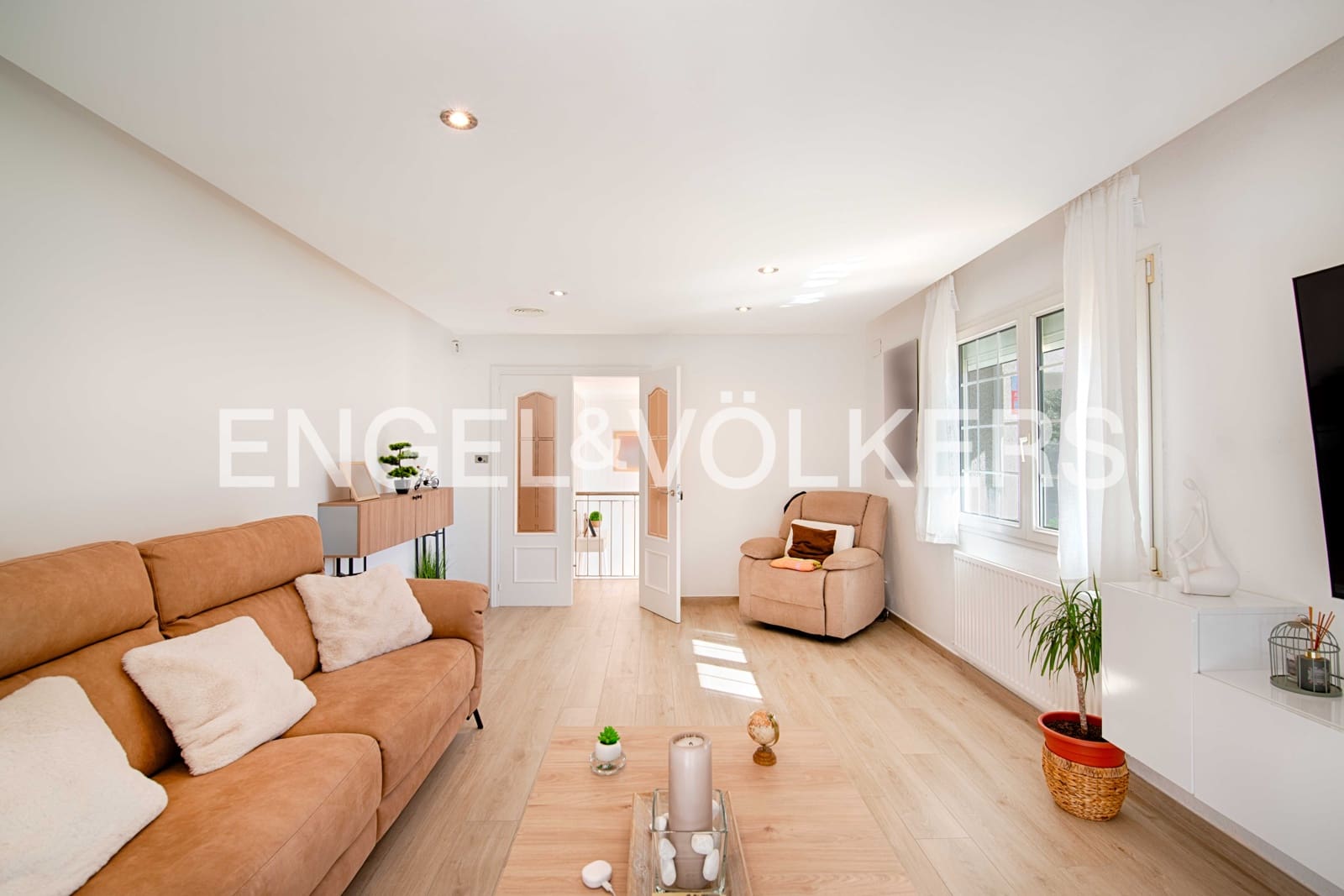 4 sovrum Villa till salu i Avinyonet de Puigventos med pool garage - 480 000 € (Ref: 9307005)