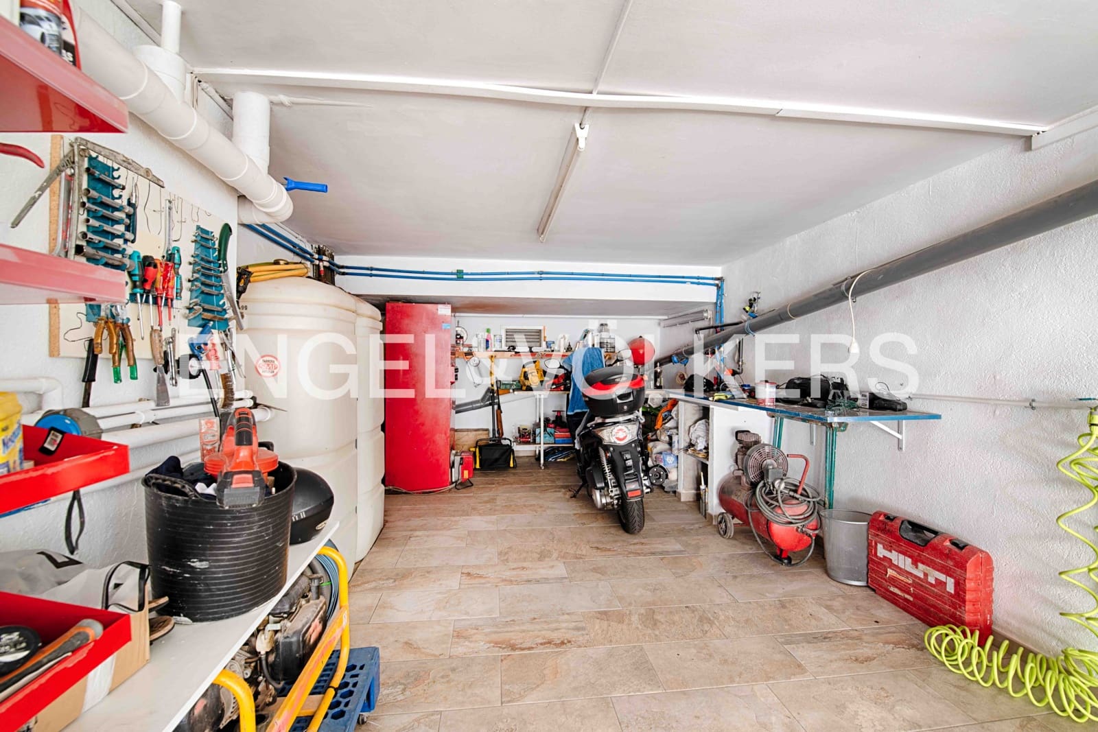 4 sovrum Villa till salu i Avinyonet de Puigventos med pool garage - 480 000 € (Ref: 9307005)