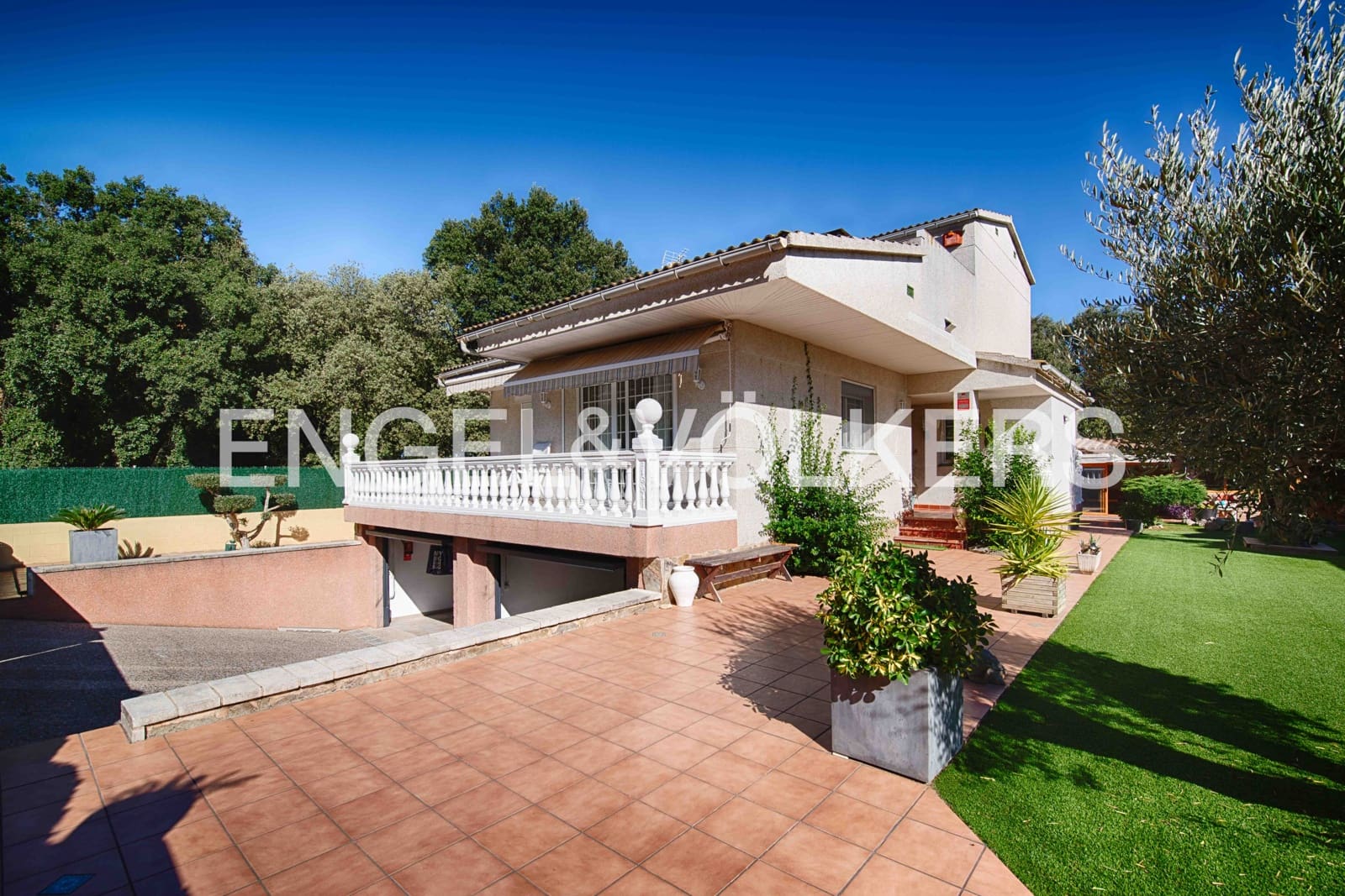 4 sovrum Villa till salu i Avinyonet de Puigventos med pool garage - 480 000 € (Ref: 9307005)