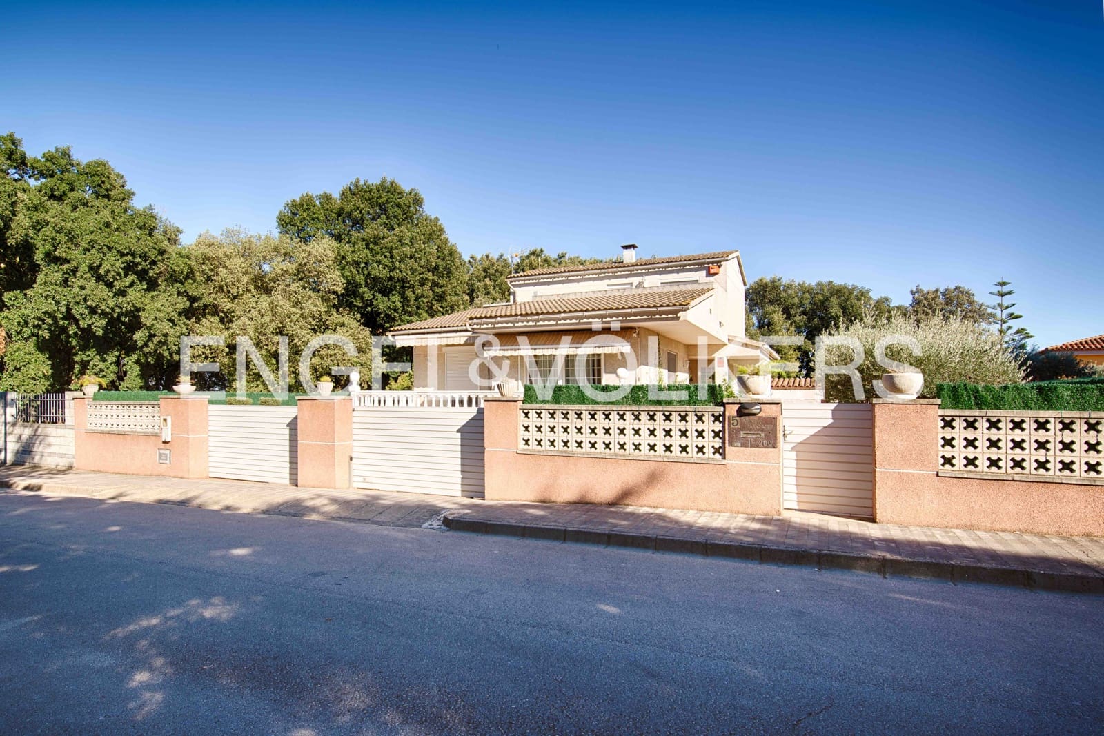 4 sovrum Villa till salu i Avinyonet de Puigventos med pool garage - 480 000 € (Ref: 9307005)