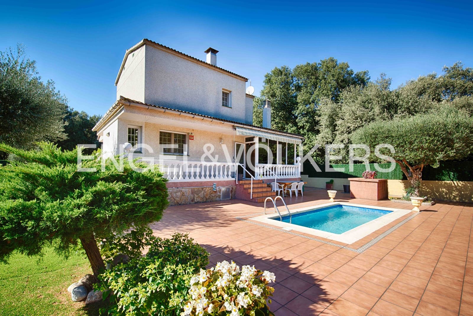 4 sovrum Villa till salu i Avinyonet de Puigventos med pool garage - 480 000 € (Ref: 9307005)