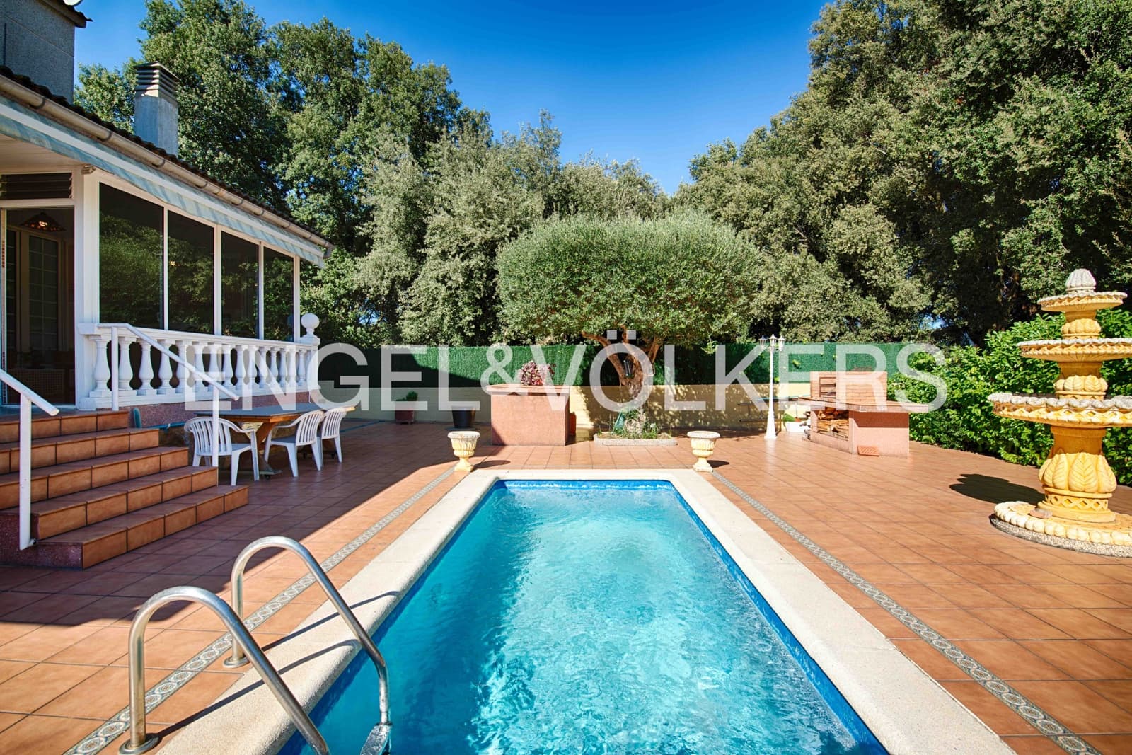 4 sovrum Villa till salu i Avinyonet de Puigventos med pool garage - 480 000 € (Ref: 9307005)