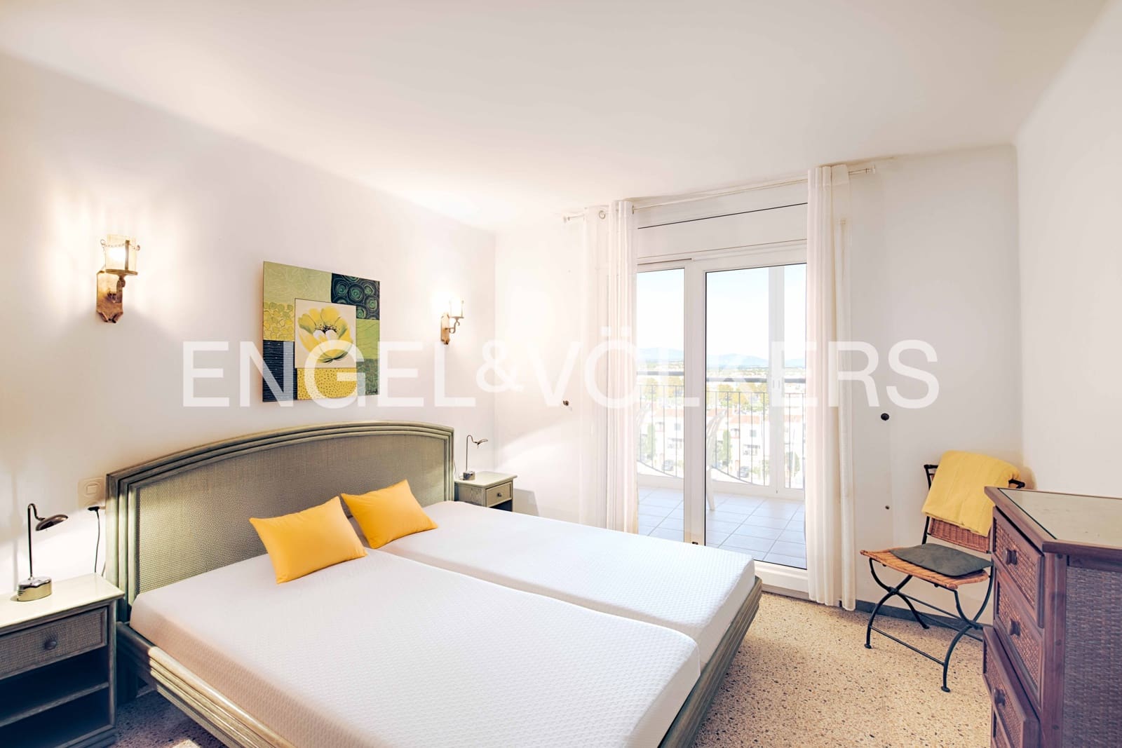 2 bedroom Apartment for sale in Empuriabrava - € 420,000 (Ref: 9309079)