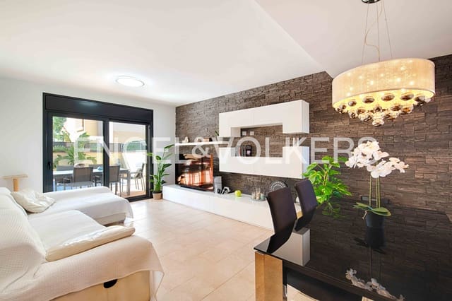 4 makuuhuone Huvila myytävänä paikassa Empuriabrava, Castelló d'Empúries mukana uima-altaan 
autotalli - 490 000 € (Ref: 9314663)