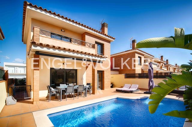 4 makuuhuone Huvila myytävänä paikassa Empuriabrava, Castelló d'Empúries mukana uima-altaan 
autotalli - 490 000 € (Ref: 9314663)