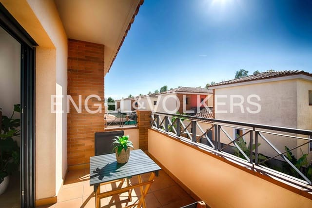 4 soverom Villa til salgs i Empuriabrava, Castelló d'Empúries med svømmebasseng garasje - € 470 000 (Ref: 9314663)