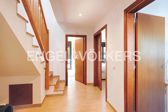 4 soverom Villa til salgs i Empuriabrava, Castelló d'Empúries med svømmebasseng garasje - € 470 000 (Ref: 9314663)