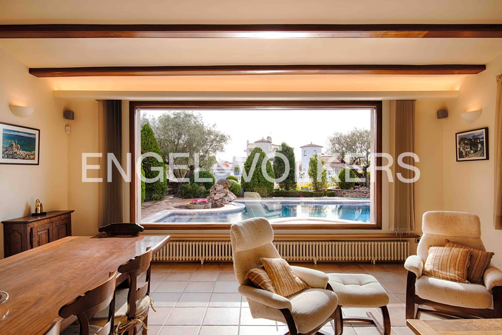 5 bedroom Villa for sale in Empuriabrava with pool garage - € 2,300,000 (Ref: 9340355)