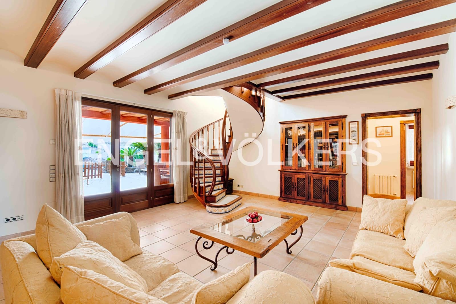 5 bedroom Villa for sale in Empuriabrava with pool garage - € 2,300,000 (Ref: 9340355)