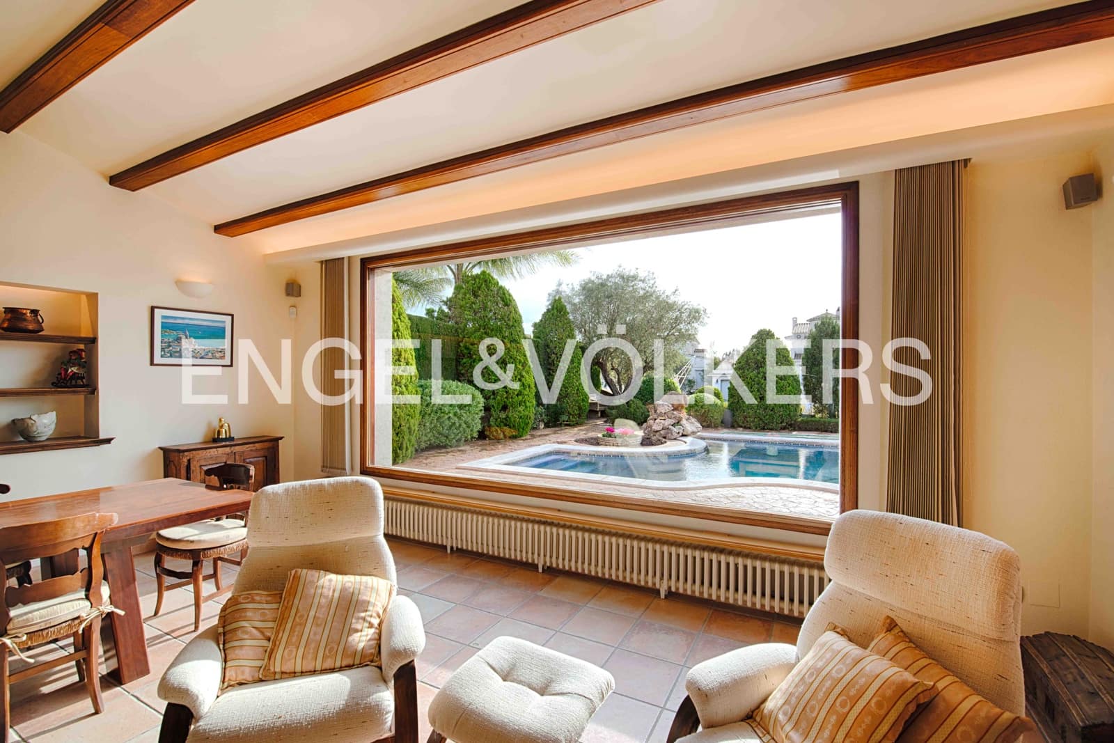 5 bedroom Villa for sale in Empuriabrava with pool garage - € 2,300,000 (Ref: 9340355)