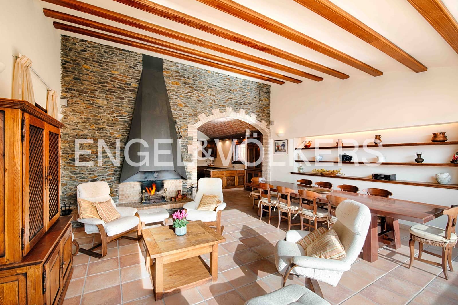 5 bedroom Villa for sale in Empuriabrava with pool garage - € 2,300,000 (Ref: 9340355)