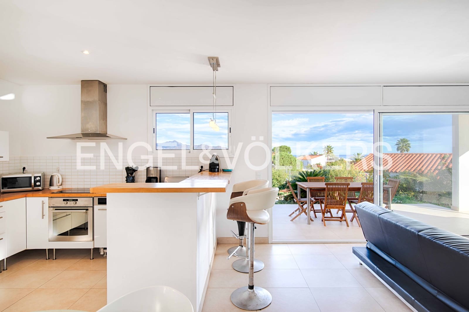 3 bedroom Villa for sale in El Port de la Selva with pool garage - € 935,000 (Ref: 9343640)