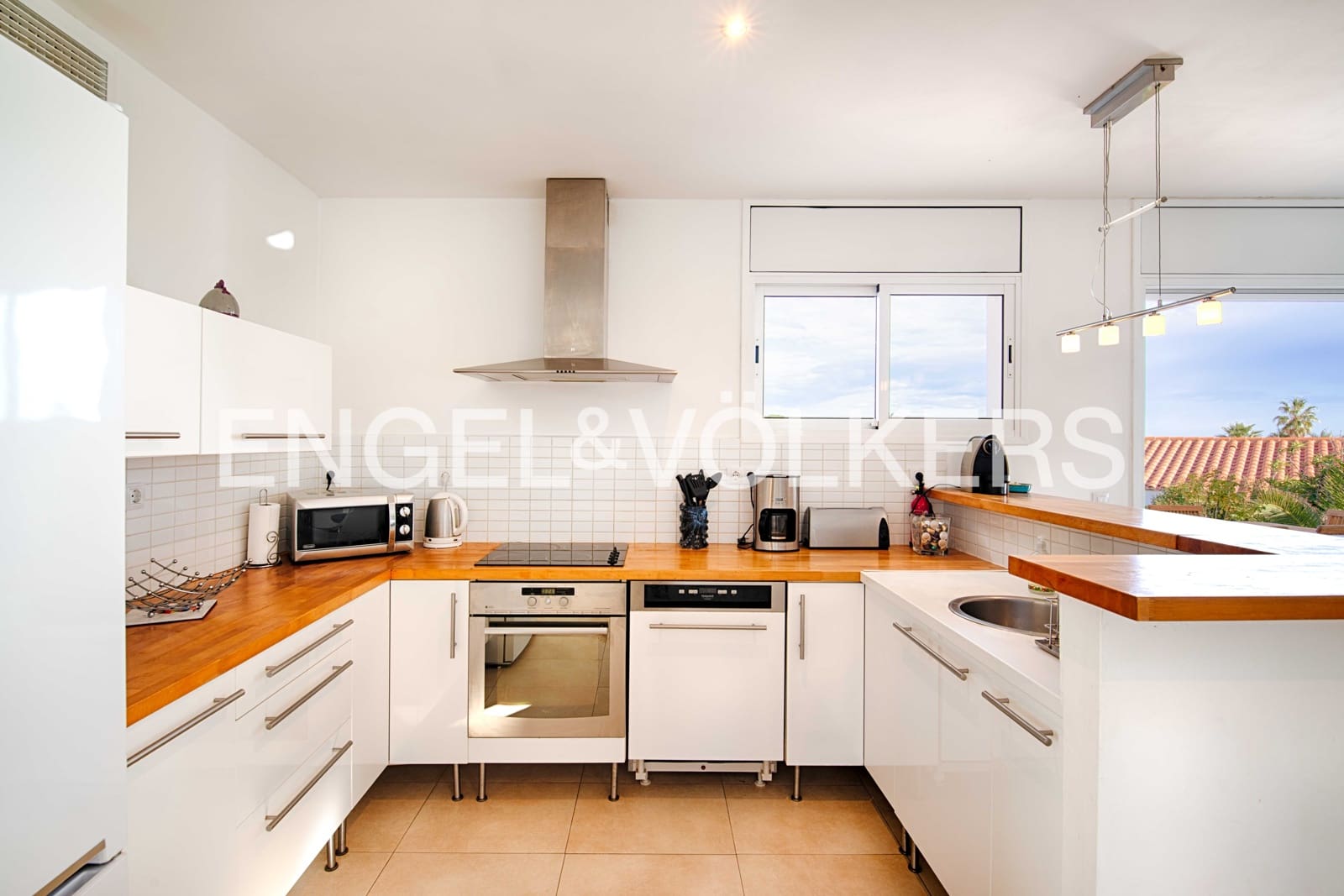 3 bedroom Villa for sale in El Port de la Selva with pool garage - € 935,000 (Ref: 9343640)