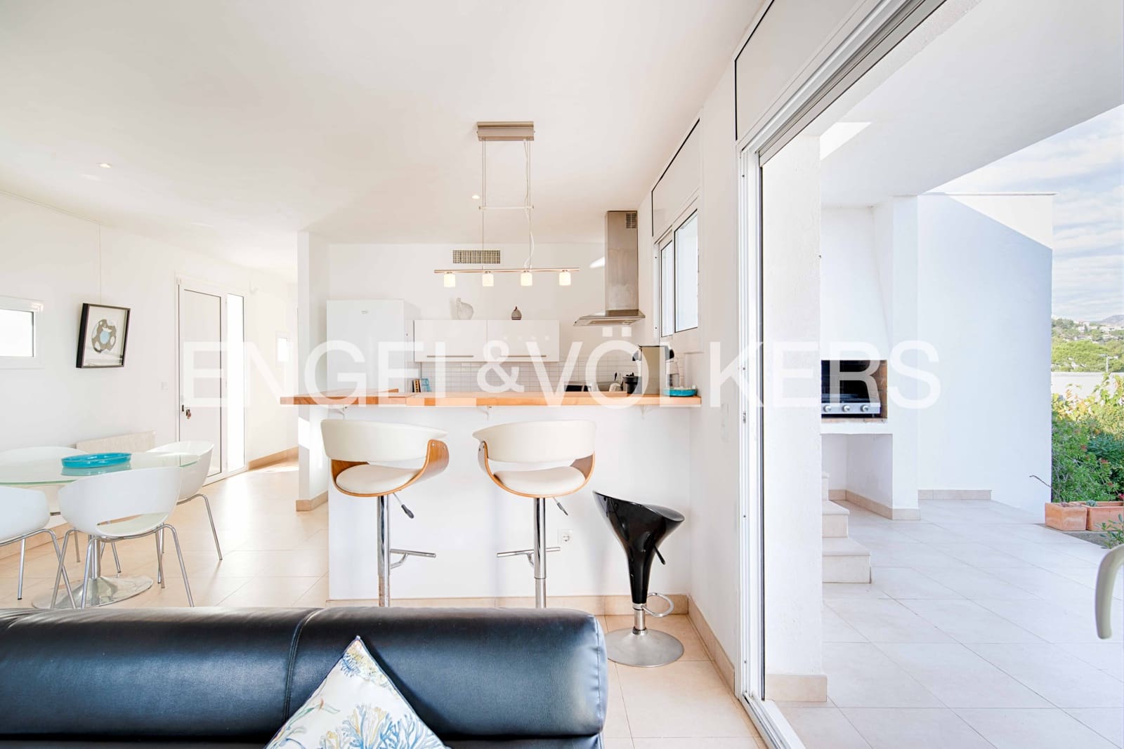 3 bedroom Villa for sale in El Port de la Selva with pool garage - € 935,000 (Ref: 9343640)