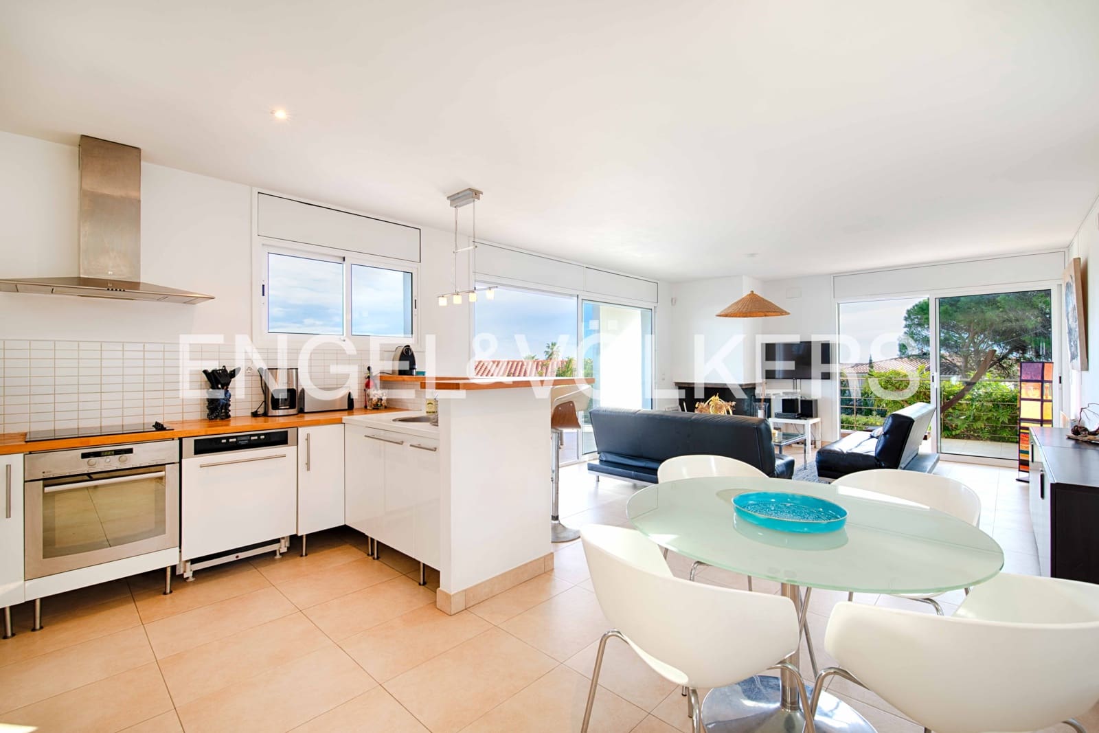 3 bedroom Villa for sale in El Port de la Selva with pool garage - € 935,000 (Ref: 9343640)