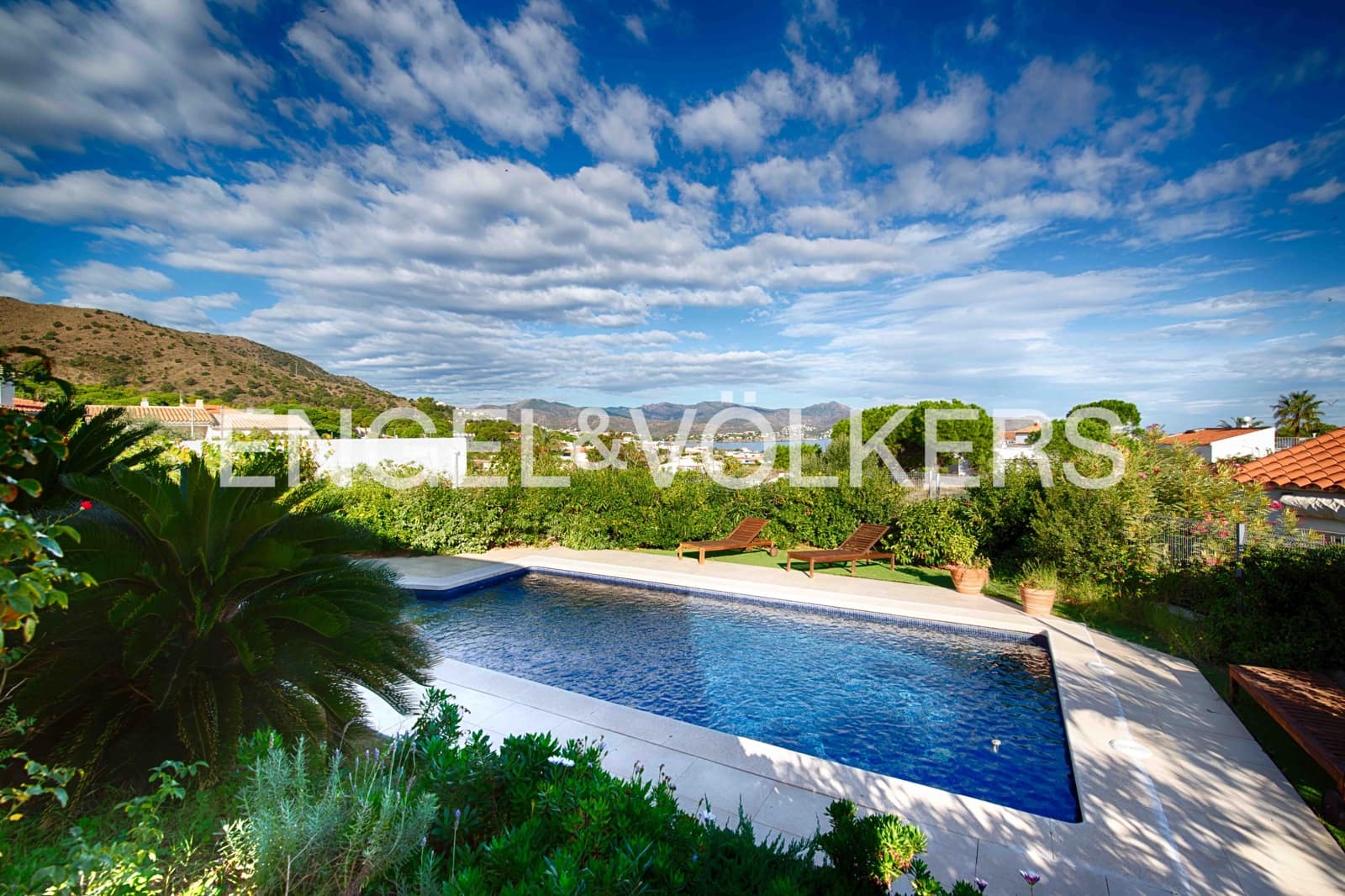 3 bedroom Villa for sale in El Port de la Selva with pool garage - € 935,000 (Ref: 9343640)