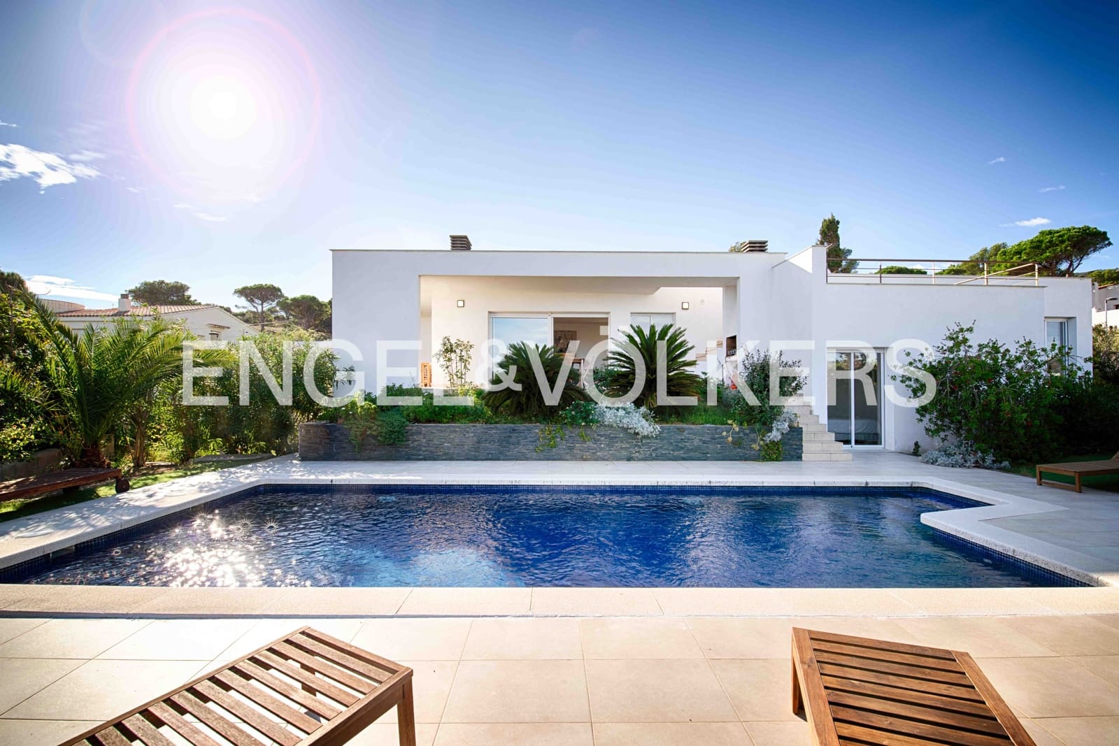 3 bedroom Villa for sale in El Port de la Selva with pool garage - € 935,000 (Ref: 9343640)