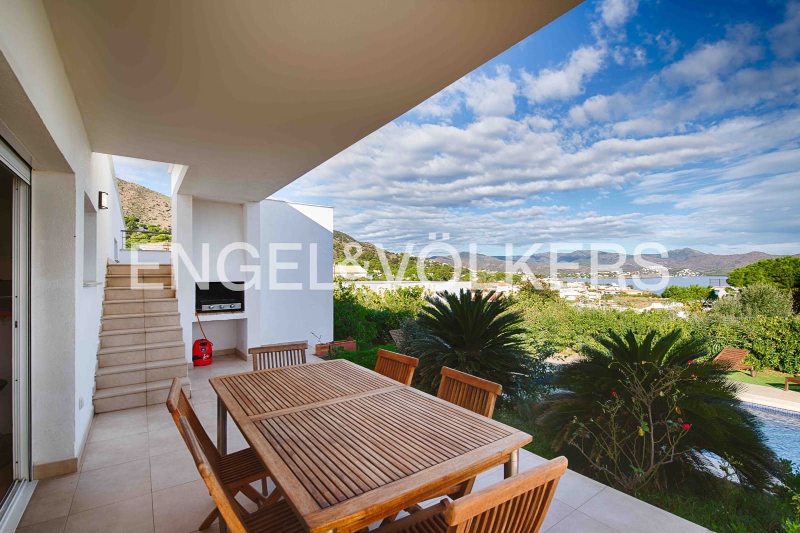 3 bedroom Villa for sale in El Port de la Selva with pool garage - € 935,000 (Ref: 9343640)