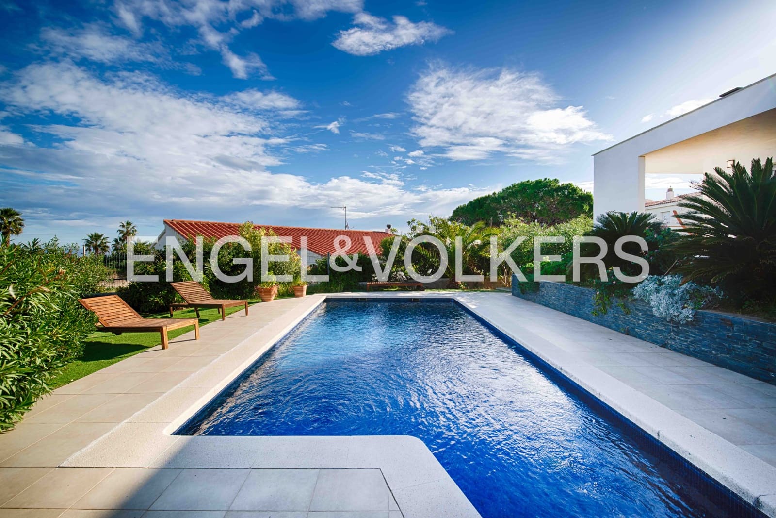 3 bedroom Villa for sale in El Port de la Selva with pool garage - € 935,000 (Ref: 9343640)