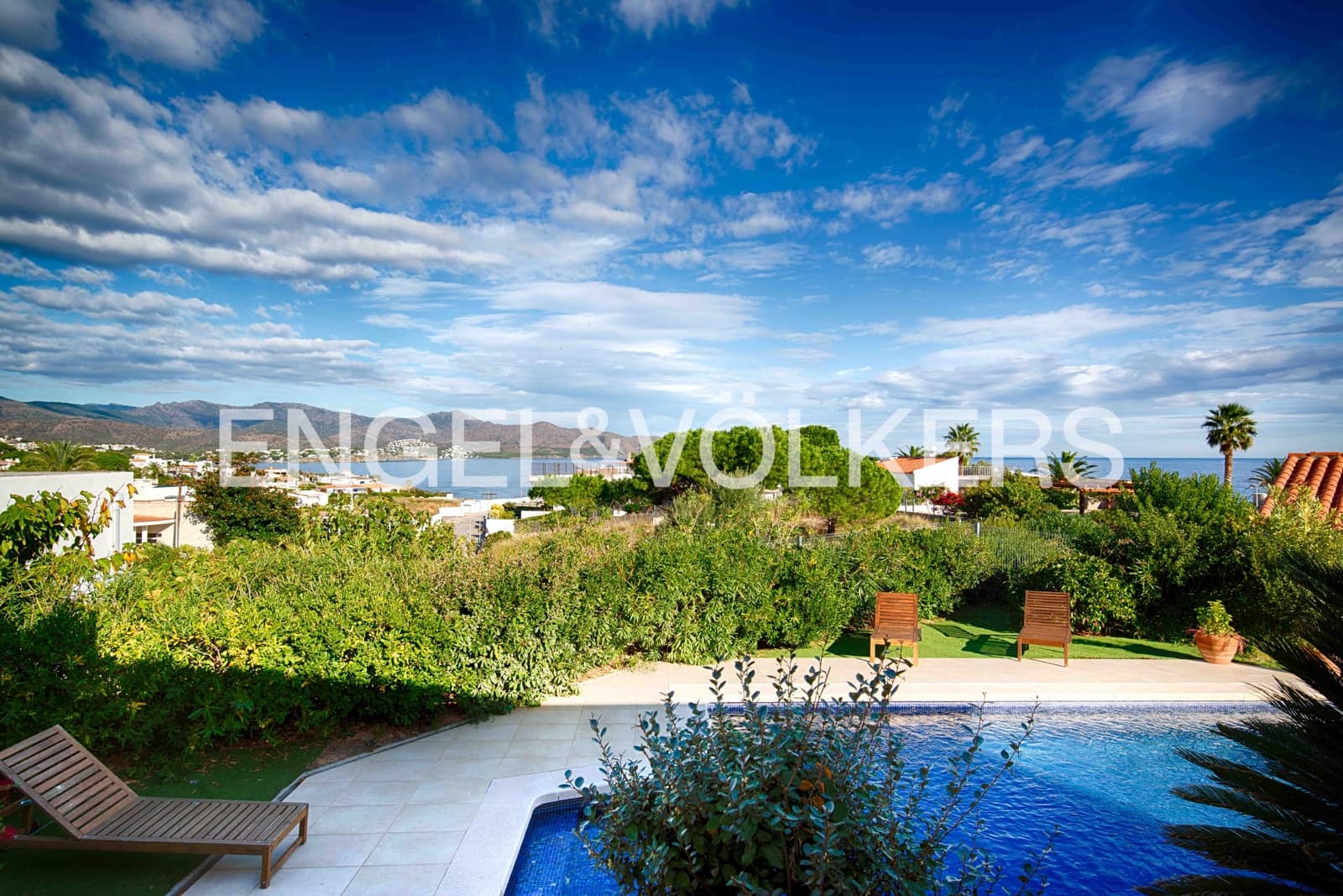 3 bedroom Villa for sale in El Port de la Selva with pool garage - € 935,000 (Ref: 9343640)