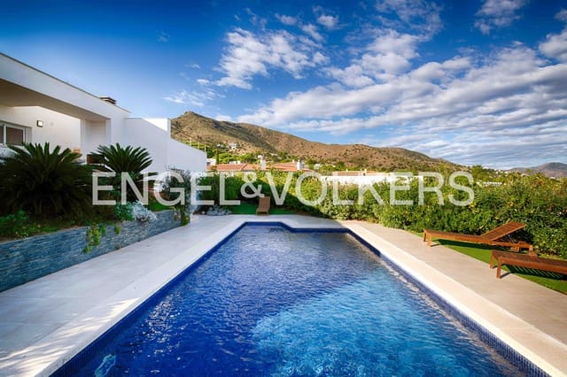 3 bedroom Villa for sale in El Port de la Selva with pool garage - € 935,000 (Ref: 9343640)
