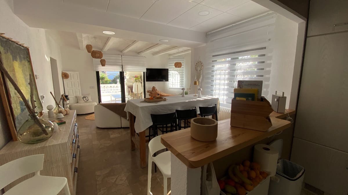 3 soverom Villa til salgs i Empuriabrava med svømmebasseng garasje - € 1 390 000 (Ref: 9352160)