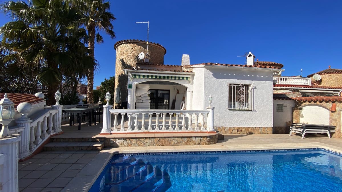 3 soverom Villa til salgs i Empuriabrava med svømmebasseng garasje - € 1 390 000 (Ref: 9352160)