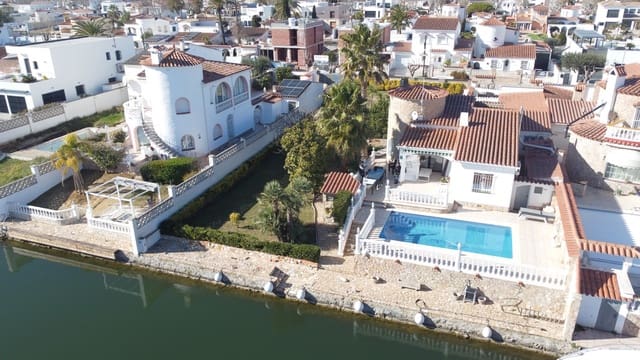 3 chambre Villa/Maison à vendre à Empuriabrava, Castelló d'Empúries avec piscine garage - 1 390 000 € (Ref: 9352160)