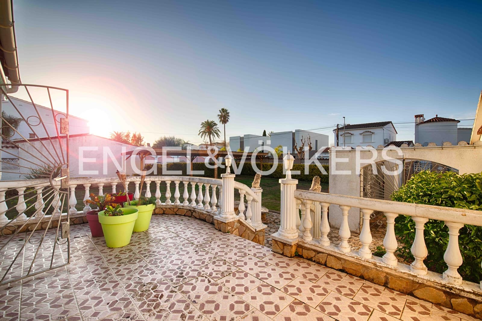 3 slaapkamer Villa te koop in Empuriabrava met zwembad garage - € 1.390.000 (Ref: 9352160)