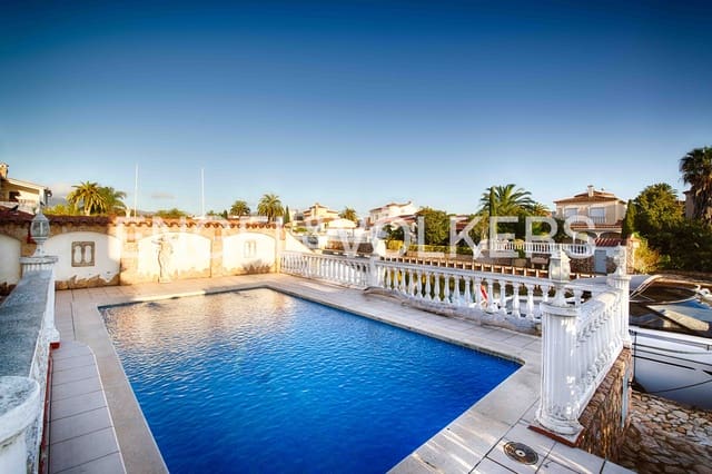 3 slaapkamer Villa te koop in Empuriabrava, Castelló d'Empúries met zwembad garage - € 1.390.000 (Ref: 9352160)