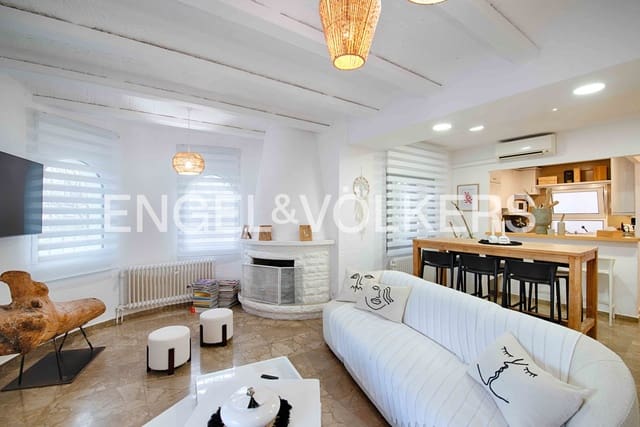 3 soverom Villa til salgs i Empuriabrava, Castelló d'Empúries med svømmebasseng garasje - € 1 390 000 (Ref: 9352160)