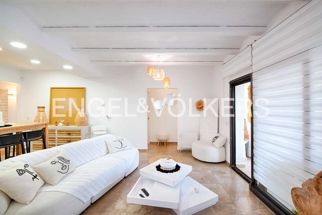 3 soverom Villa til salgs i Empuriabrava, Castelló d'Empúries med svømmebasseng garasje - € 1 390 000 (Ref: 9352160)