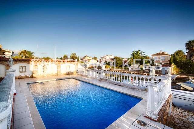 3 soverom Villa til salgs i Empuriabrava, Castelló d'Empúries med svømmebasseng garasje - € 1 390 000 (Ref: 9352160)