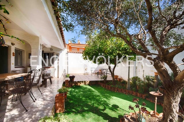 2 sovrum Villa till salu i Empuriabrava, Castelló d'Empúries med garage - 295 000 € (Ref: 9378144)