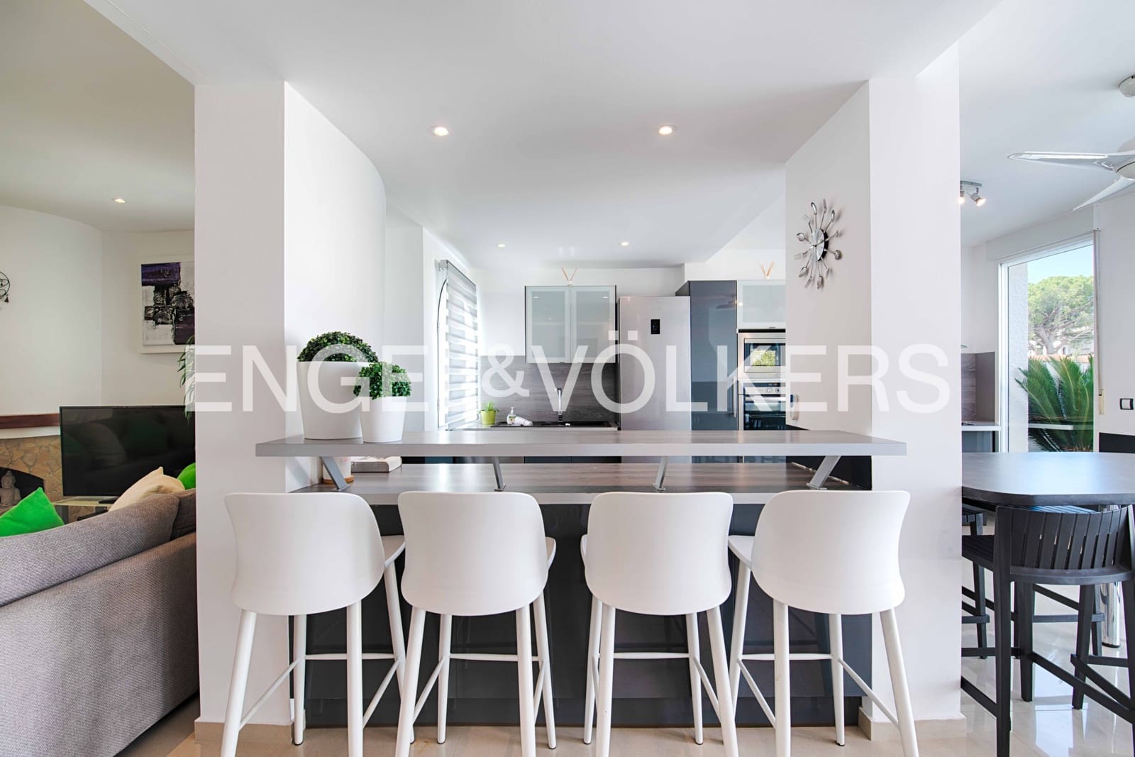 7 makuuhuone Huvila myytävänä paikassa Empuriabrava mukana uima-altaan 
autotalli - 1 450 000 € (Ref: 9378410)