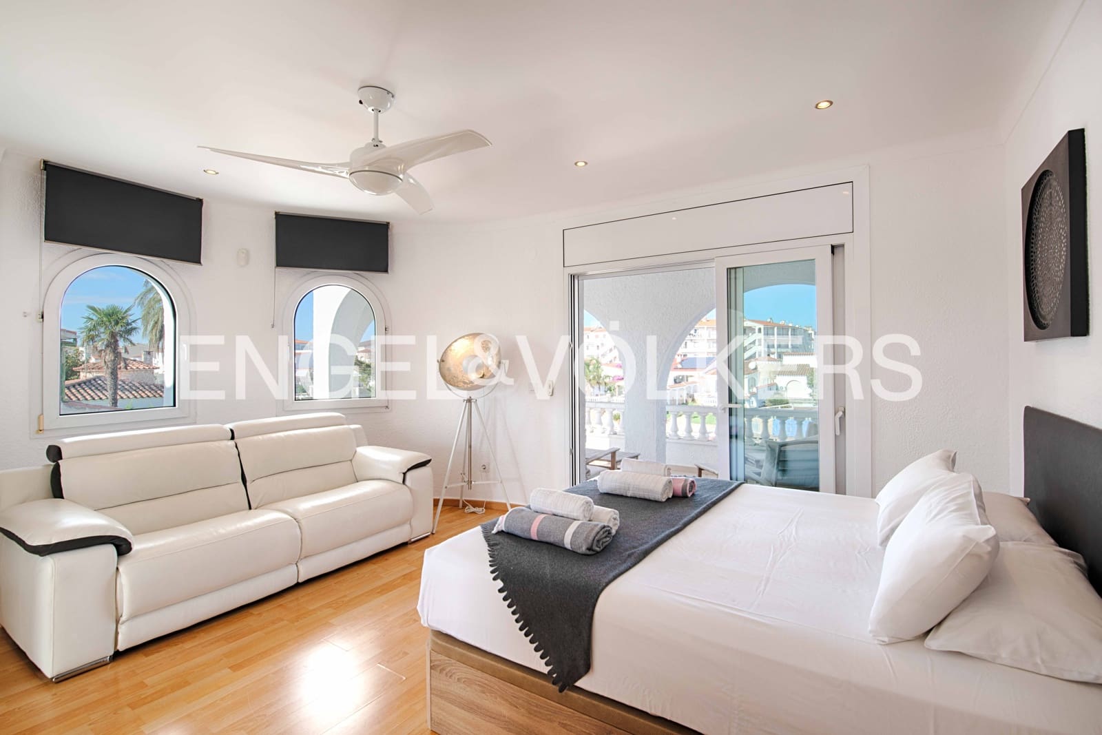 7 makuuhuone Huvila myytävänä paikassa Empuriabrava mukana uima-altaan 
autotalli - 1 450 000 € (Ref: 9378410)