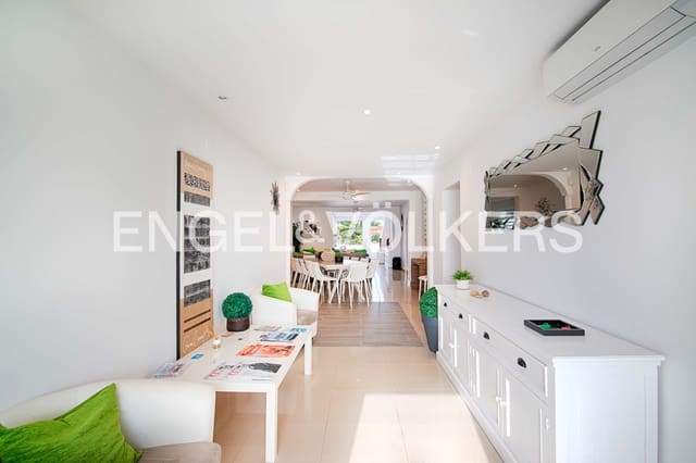 7 makuuhuone Huvila myytävänä paikassa Empuriabrava, Castelló d'Empúries mukana uima-altaan 
autotalli - 1 450 000 € (Ref: 9378410)