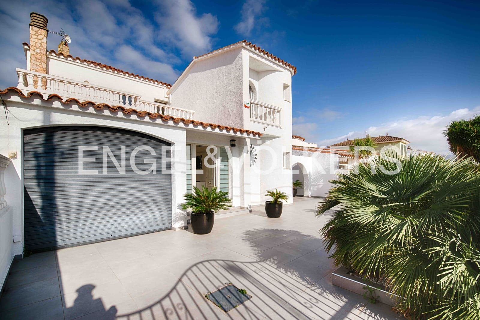 7 makuuhuone Huvila myytävänä paikassa Empuriabrava mukana uima-altaan 
autotalli - 1 450 000 € (Ref: 9378410)