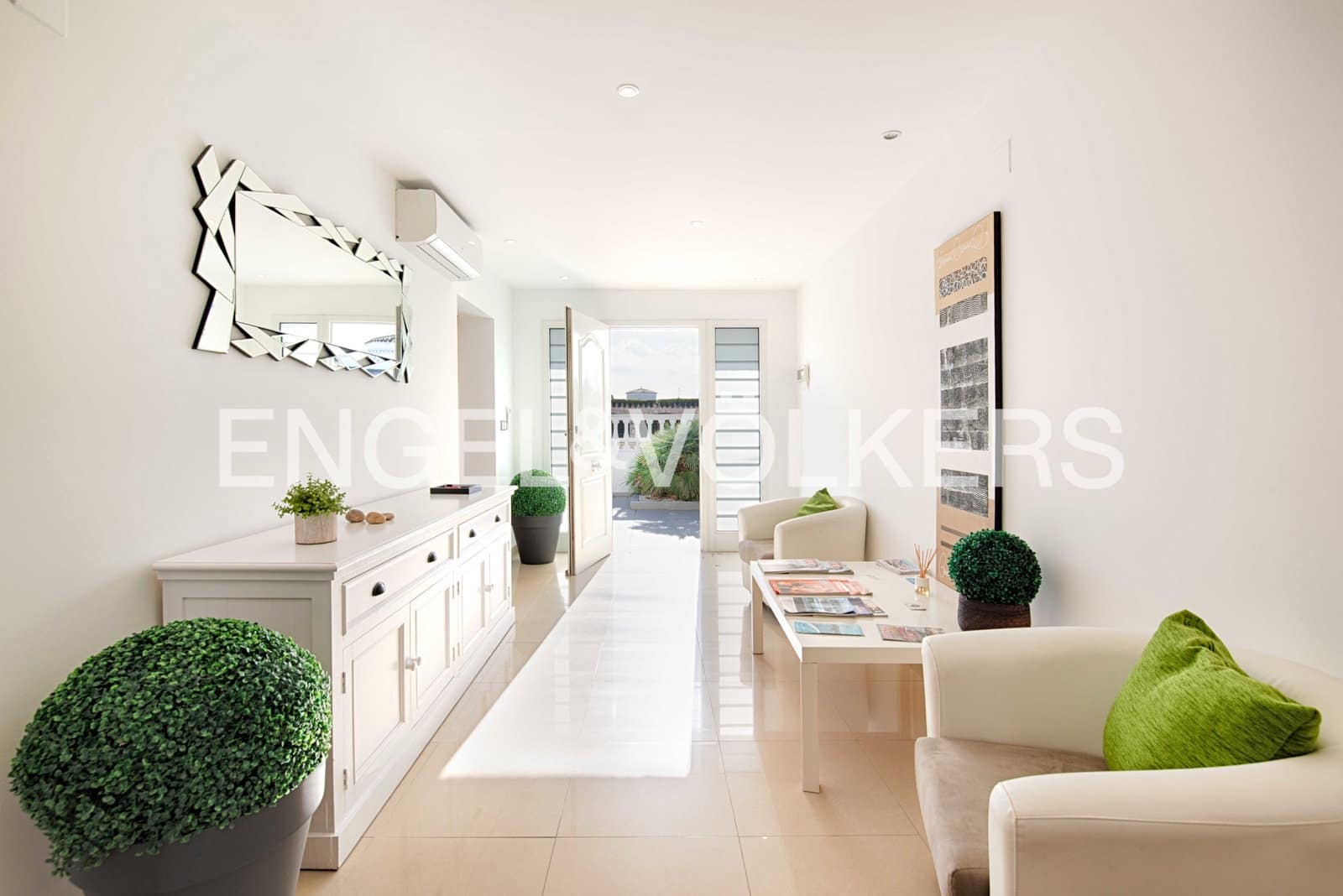 7 sovrum Villa till salu i Empuriabrava med pool garage - 1 450 000 € (Ref: 9378410)