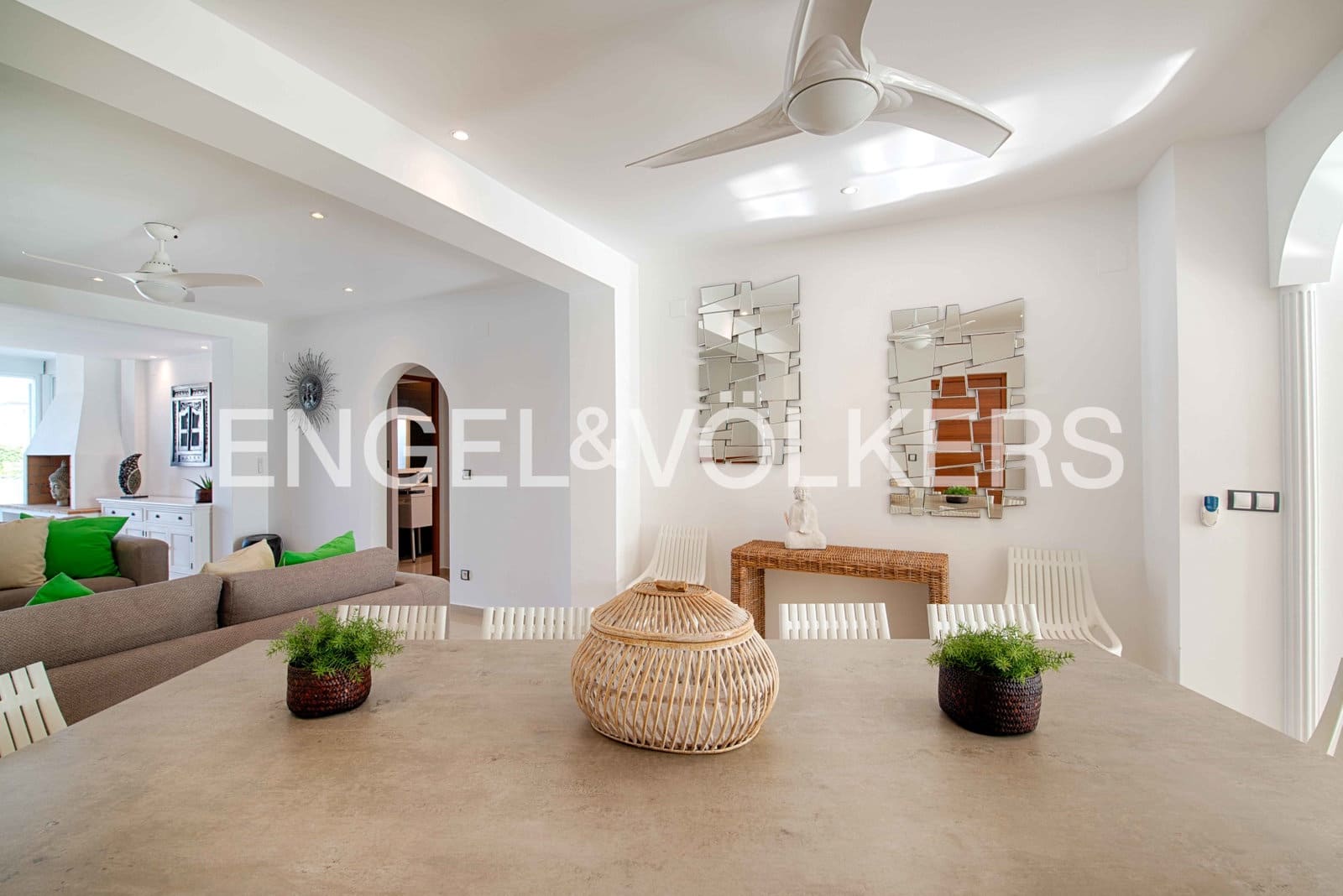 7 sovrum Villa till salu i Empuriabrava med pool garage - 1 450 000 € (Ref: 9378410)