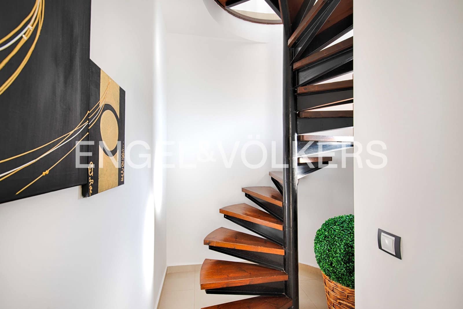 7 sovrum Villa till salu i Empuriabrava med pool garage - 1 450 000 € (Ref: 9378410)